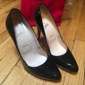 Christian Louboutin Black Pumps 41